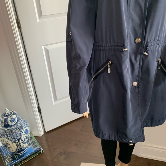 VINCE CAMUTO, spring weatherproof coat - Picture 6 of 11